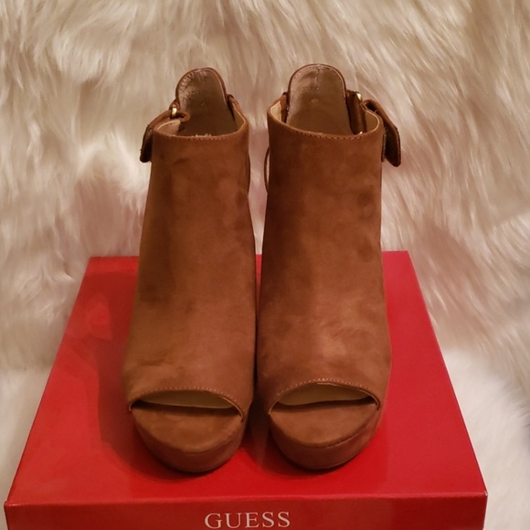 Guess Micro Suede  Wedge Booties Size 5.5M (#6) - Picture 4 of 4